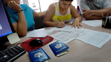 A partir de este 14 de enero los cubanos podrán viajar al exterior sólo con su pasaporte en regla.