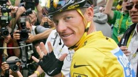 Armstrong lamentó haber defraudado a la gente y haber puesto en peligro la supervivencia de la fundación.