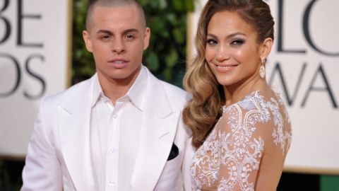 Jennifer López y Casper Smart en la  reciente celebración de los Globos de Oro.