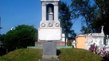 Tumba de Morazán en el Cementerio de Los Ilustres, en San Salvador, El Salvador.