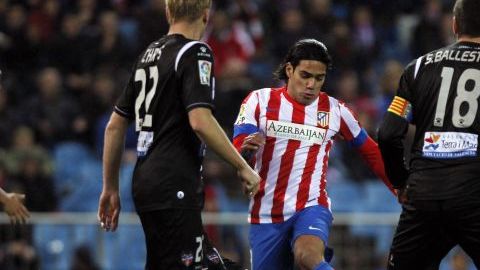 Falcao, segundo máximo cañonero con 18 dianas, estuvo inusalmente sin puntería ante el Levante.
