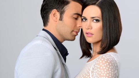 Jeancarlos Canela y Mónica Spear son la pareja estelar de 'Pasión Prohibida', que se estrena mañana martes.