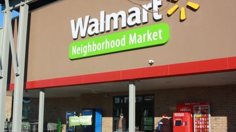 Imagen del Wal-Mart en el Barrio de las Empacadoras, ubicada en el 1424 al oeste de la calle 47.