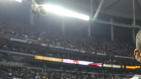 El quarterback Colin Kaepernick rechazó la propuesta de ser pitcher de beisbol