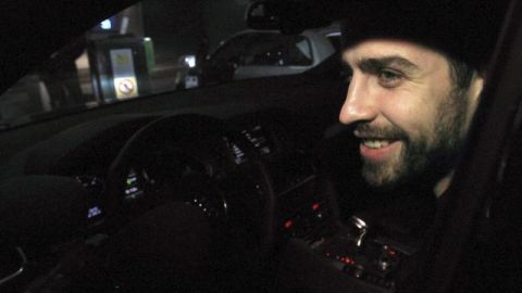 Piqué no puede ocultar la felicidad tras haber conocido a su hijo Milan.