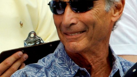 Sandy Koufax en una de sus visitas esporádicas al Dodger Stadium como simple fanático en un partido de la temporada 2012.