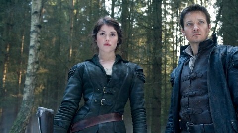 Gemma Arterton y Jeremy Renner  comparten aventuras en 'Hansel & Gretel: Witch Hunters', que se estrena mañana.
