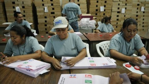 El dictamen para el voto en el exterior fue aprobado en forma unánime y se espera ahora su ratificación por la Asamblea Legislativa.
