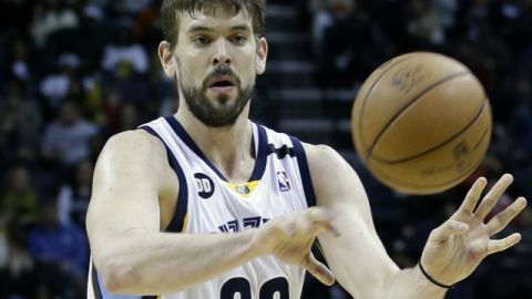 El español Marc Gasol, de los Grizzlies, consiguió 20 puntos y nueve rebotes