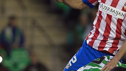 Acción del juego de ayer entre el Atlético y Betis.