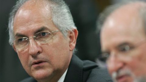 En un comunicado difundido en Caracas y publicado en su página web, Antonio Ledezma cree tener el derecho a ir a Cuba.