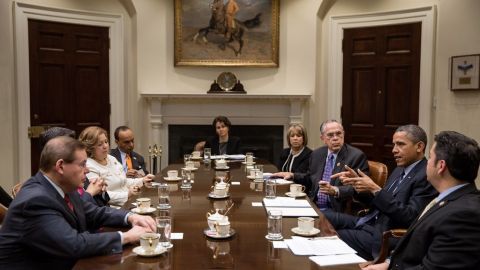 Obama iniciará su campaña por la reforma migratoria el próximo martes en Las Vegas. Hoy se reunió con los líderes del Comité Hispano del Congreso en Washington.