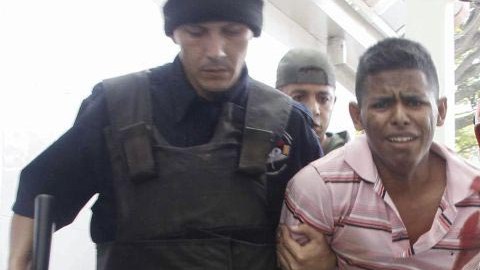 El diario Ultimas Noticias informó que "más de 54" personas fallecieron, mientras que la televisora de noticias Globovisión reportó que hay al menos 50 muertos.