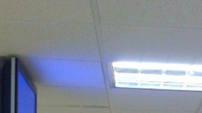 Salvadoreños en el consulado de Los Angeles, esperando para hacer sus trámites. Ahora que podrán votar, necesitan el DUI.