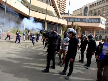 Los disturbios en Egipto estallaron el viernes, en el 2do. aniversario del inicio de la revolución que derrocó al régimen de Hosni Mubarak.