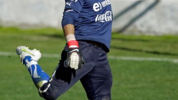 Claudio Bravo, arquero de la selección chilena.
