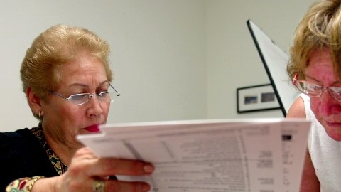 Han 'florecido' ya los anuncios que ofrecen la preparación de la declaración de impuestos o 'income tax'.