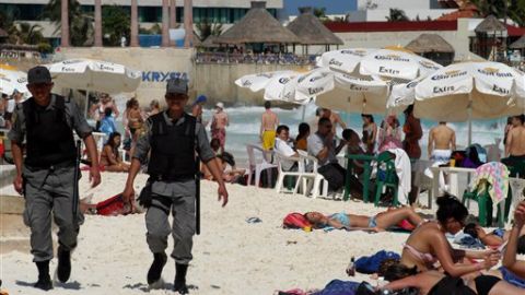 La fiscal del estado dijo que los agresores aún no han sido identificados, y señaló que en el caso trabajan autoridades municipales, de Guerrero y del Gobierno federal.