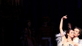 La bailarina argentina Carolina Agüero y el bailarín Alexandre Riabko.