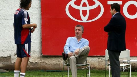 Jorge Vergara observó la práctica de las Chivas del Guadalajara