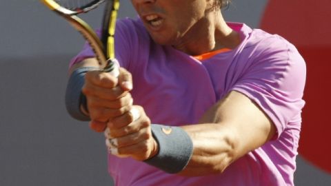 Nadal regresa una bola a Federico Delbonis, ayer en Viña del Mar.