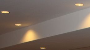 Personas que se quedaron fuera de la audiencia pública programada por CPS.