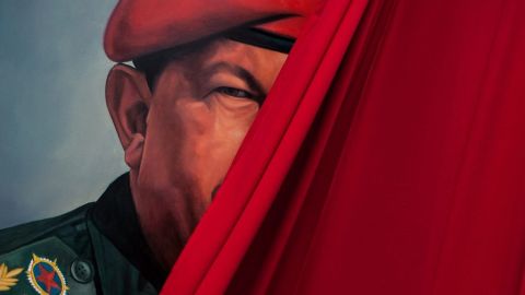 Opositores y oficialistas se acusan mutuamente mientras la crisis continúa en Venezuela, sin Hugo Chávez..