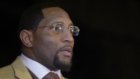 El exlinebacker de los Ravens, Ray Lewis, dice que no le interesa ser entrenador