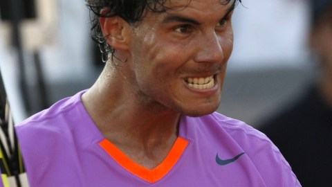 Nadal celebra con su furor acostumbrado al  vencer a Gimeno Traver.
