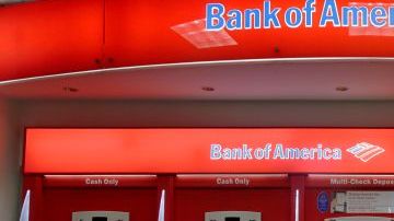 El sospechoso intentó detonar explosivos frente a una sucursal de Bank of America en Oakland.