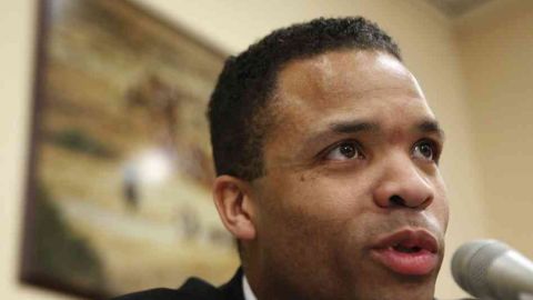 Los residentes de Illinois que estén registrados para votar en el segundo distrito pueden ejercer su voto a partir de hoy y elegir a quien reemplazará al congresista Jesse Jackson Jr.