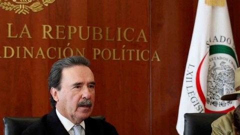 El coordinador del PRI en el Senado de la República, Emilio Gamboa Patrón, recibió al líder del Movimiento por la Paz con Justicia y Dignidad, Javier Sicilia.
