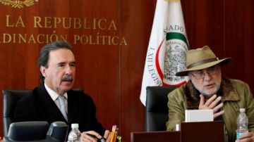 El coordinador del PRI en el Senado de la República, Emilio Gamboa Patrón, recibió al líder del Movimiento por la Paz con Justicia y Dignidad, Javier Sicilia.