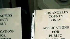 Solicitudes de licencia de matrimonio. Seis oficinas del registro civil del Condado de Los Ángeles realizarán bodas este 14 de febrero.