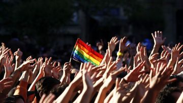 El Senado de Illinois aprobó hoy un proyecto de ley que garantiza el derecho de las personas del mismo sexo a contraer matrimonio.
