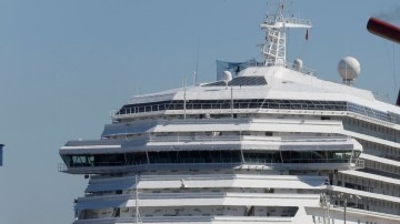 La nave crucero Triumph, de Carnival, atracada en un muelle de Mobile, Alabama, le dio una 'horripilante' vivencia a la demandante.