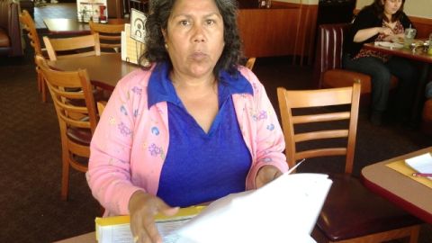 Josefina Pérez, perdió su casa por no tener la asistencia de un intérprete que le ayudara en la corte.