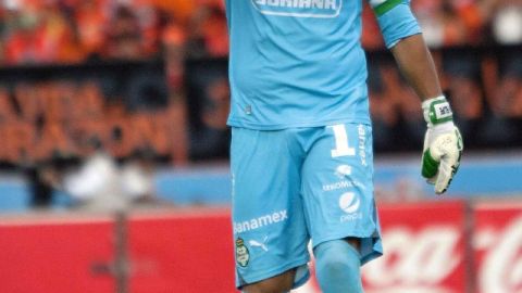 Mucho trabajo le espera hoy a Oswaldo Sánchez.