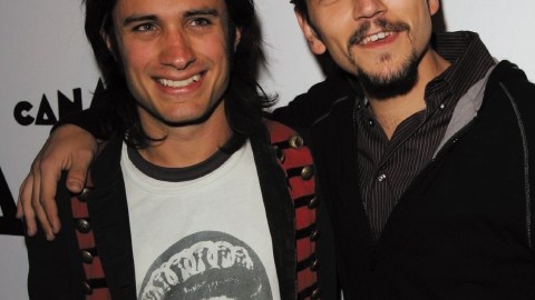 El cortometraje de Gael García Bernal (izq.) y Diego Luna se estrena el lunes por internet.