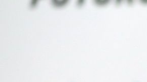 El líder opositor venezolano Henrique Capriles saluda el regreso del presidente Hugo Chávez a Venezuela.