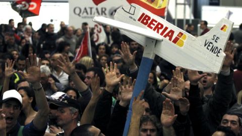 Iberia puso en marcha a partir de hoy una serie de paros que afectarán a miles de pasajeros