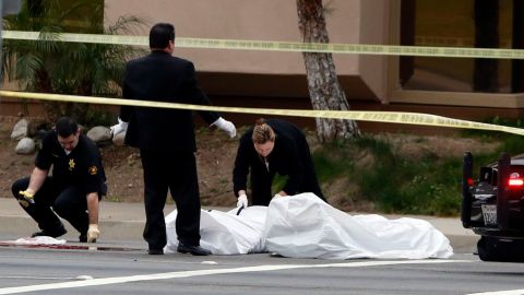 Escenas aéreas de la televisión de California mostraban una amplia movilización de patrullas policiales en al menos cuatro puntos del condado.