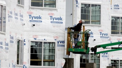 Los constructores comenzaron el 2013 con ritmo lento de trabajo, aunque mejor del que tenían en 2008, de acuerdo al último reporte.