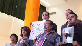 Familiares de desaparecidos se manifestaban en el Centro de Derechos Humanos Miguel Agustín Pro Juárez, en Ciudad de México. Por otra parte, una organización civil ha divulgado información de unas 20 mil personas.