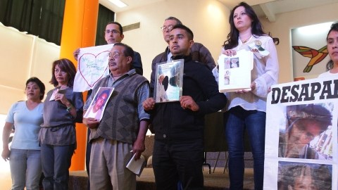Familiares de desaparecidos se manifestaban en el Centro de Derechos Humanos Miguel Agustín Pro Juárez, en Ciudad de México. Por otra parte, una organización civil ha divulgado información de unas 20 mil personas.