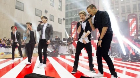 La banda por One Direction alcanzó el número uno a nivel mundial desde México hasta Egipto.