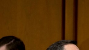 El presidente del Comité Judicial del Senado, Patrick Leahy (d), cuestionó una idea republicana para avanzar con el tema migratorio.