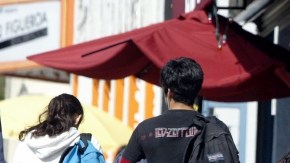 Existe la percepción de que si hay más alumnos graduados, tal vez se pueda revertir el problema presupuestario.