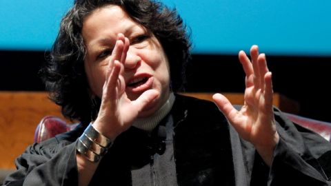 La jueza Sotomayor dijo que se tocó una profunda y triste vena de prejuicio racial que ha recorrido la historia de justicia criminal.