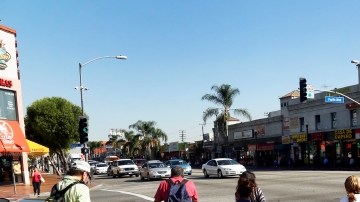 La Avenida Pacific es el centro comercial de la ciudad de Huntington Park.